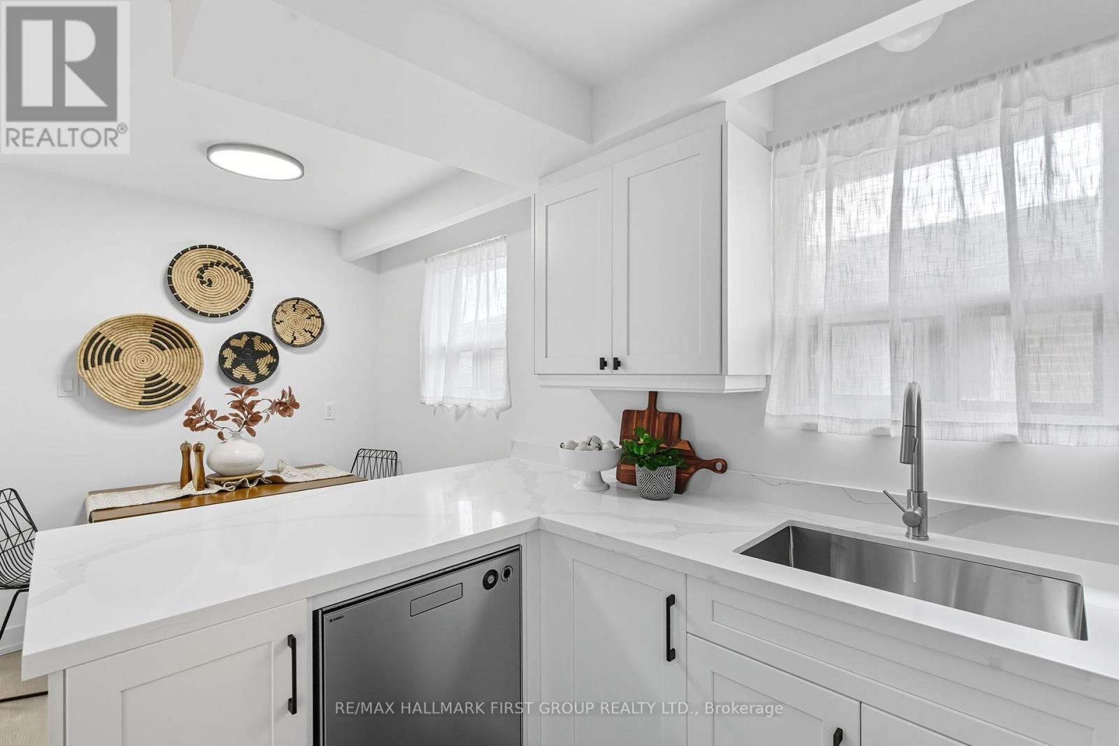 194 Fairglen Avenue, Toronto, Ontario  M1W 1B1 - Photo 14 - E12452756