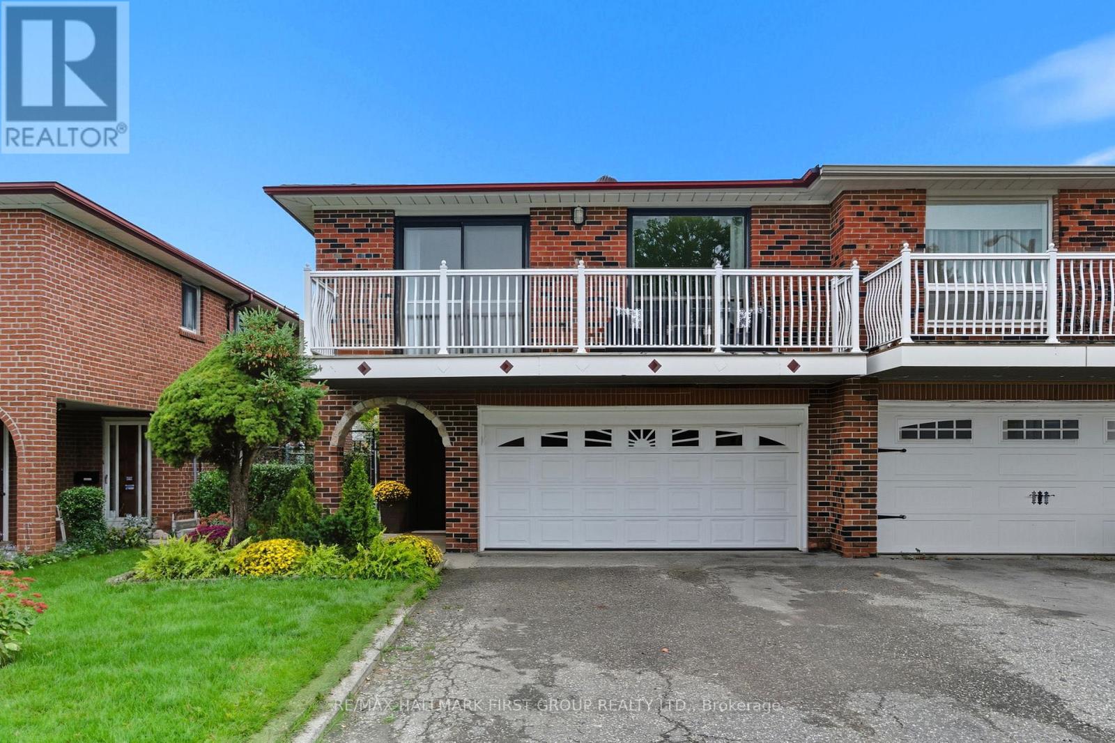 194 Fairglen Avenue, Toronto, Ontario  M1W 1B1 - Photo 2 - E12452756