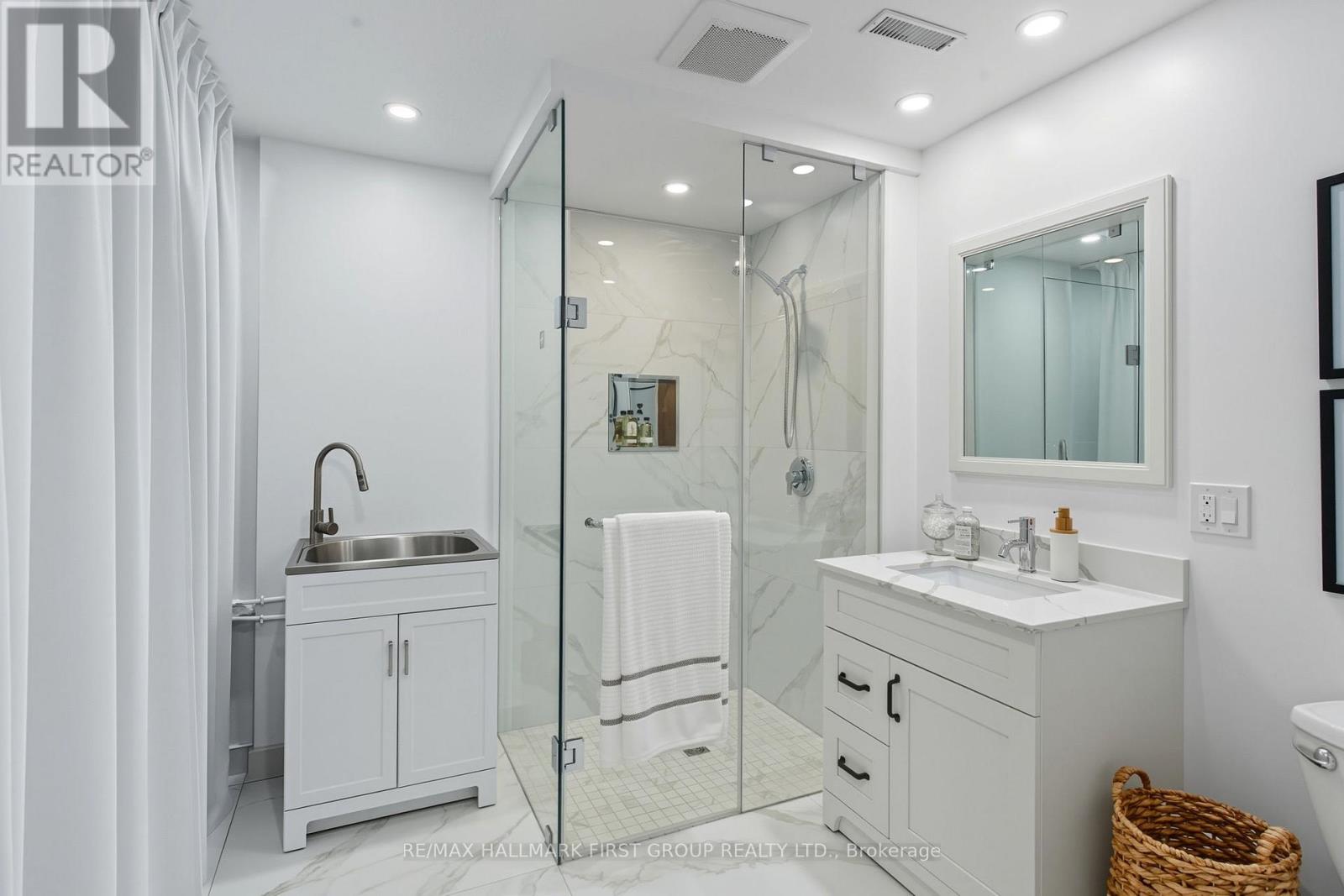 194 Fairglen Avenue, Toronto, Ontario  M1W 1B1 - Photo 34 - E12452756