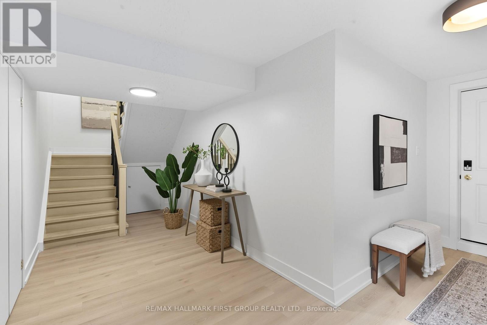 194 Fairglen Avenue, Toronto, Ontario  M1W 1B1 - Photo 5 - E12452756
