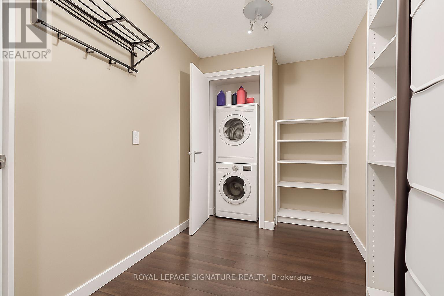 221 - 120 Dallimore Circle, Toronto, Ontario  M3C 4J1 - Photo 11 - C12365313