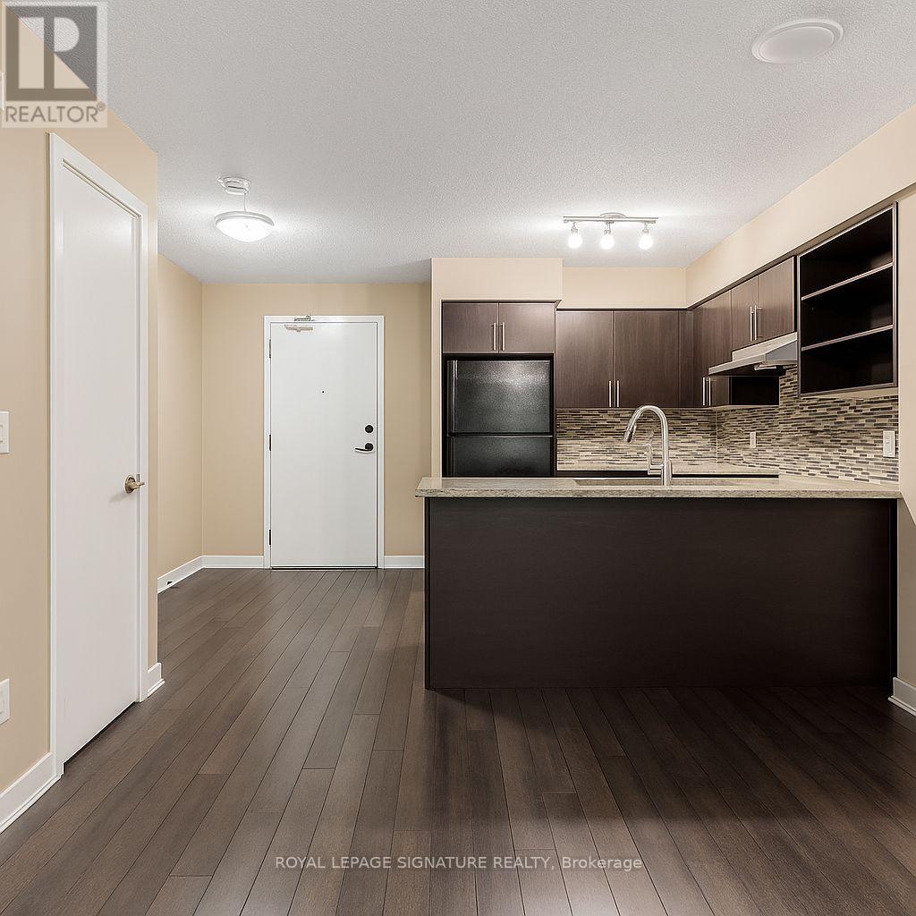 221 - 120 Dallimore Circle, Toronto, Ontario  M3C 4J1 - Photo 7 - C12365313