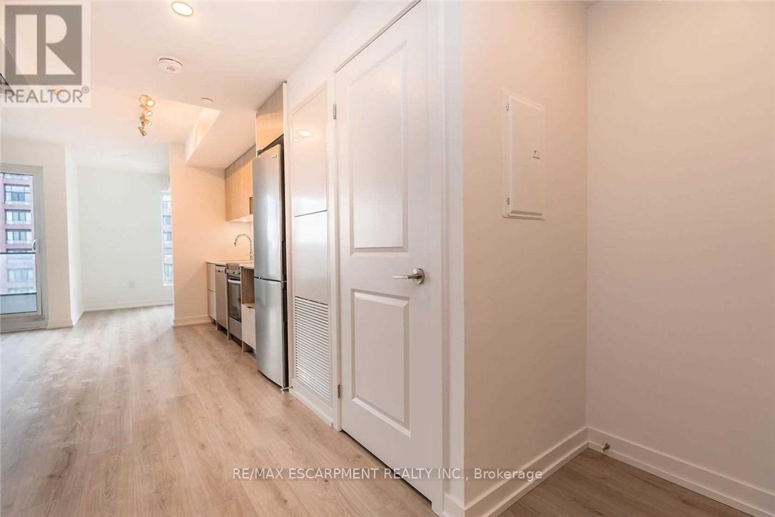 2201 - 395 Bloor Street E, Toronto, Ontario  N4W 0B4 - Photo 6 - C12452580