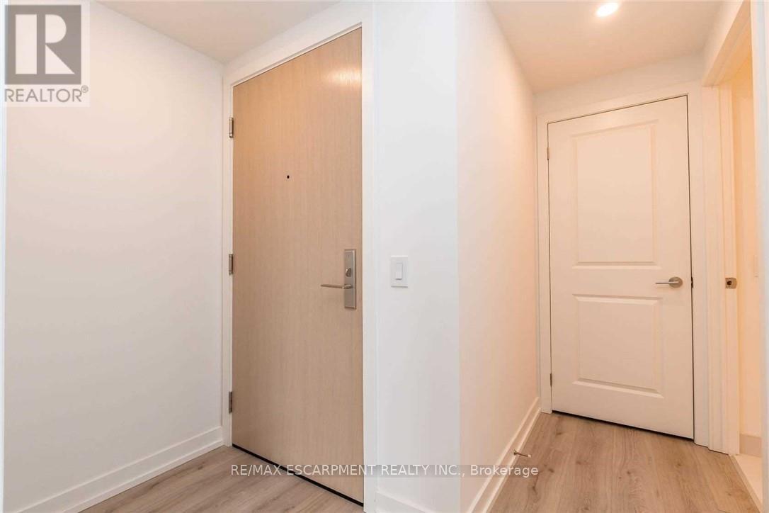 2201 - 395 Bloor Street E, Toronto, Ontario  N4W 0B4 - Photo 5 - C12452580