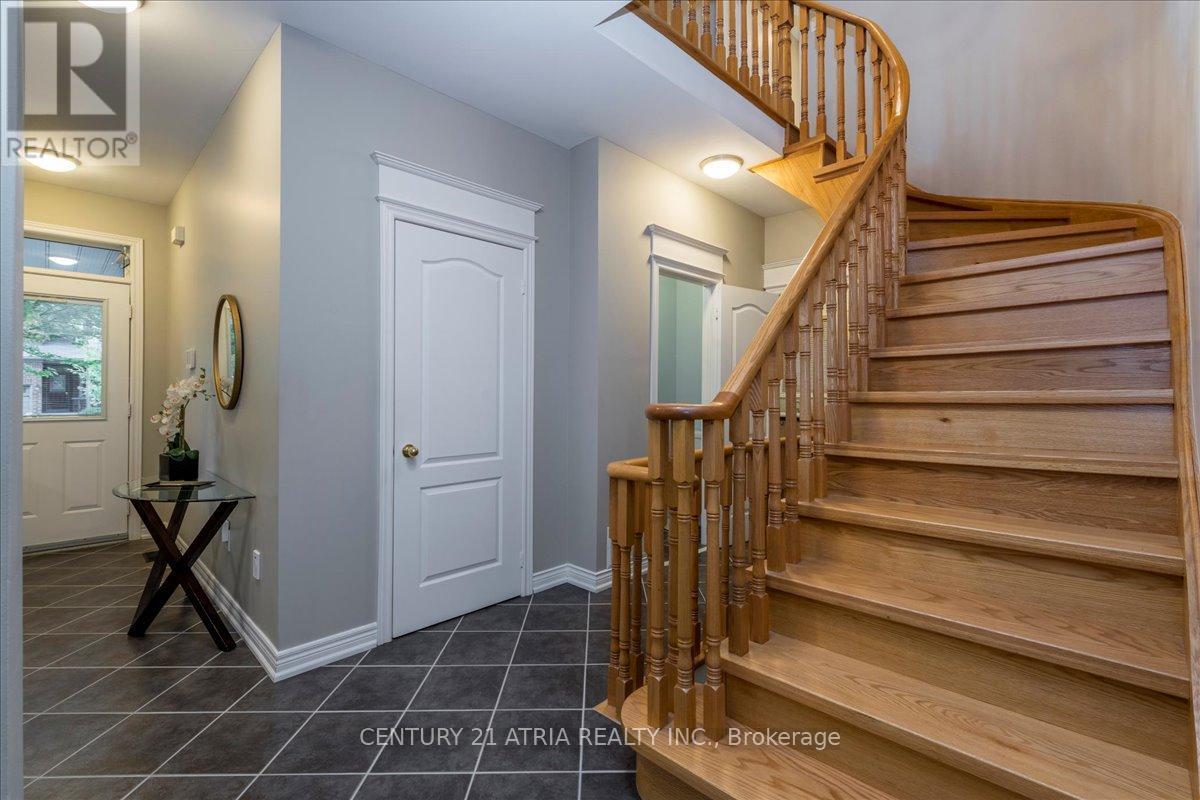 140 Stave Crescent, Richmond Hill, Ontario  L4C 0S9 - Photo 15 - N12452736