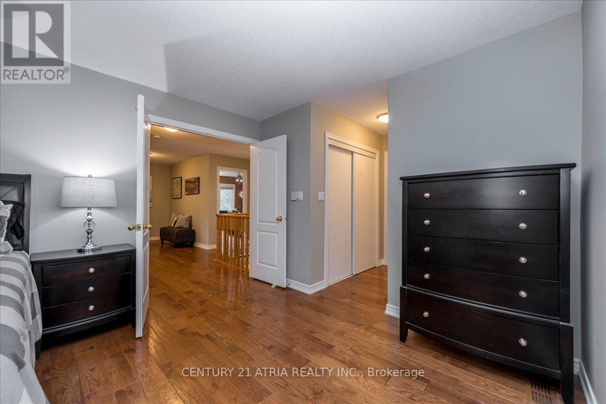 140 Stave Crescent, Richmond Hill, Ontario  L4C 0S9 - Photo 19 - N12452736