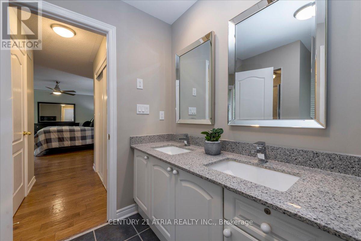 140 Stave Crescent, Richmond Hill, Ontario  L4C 0S9 - Photo 20 - N12452736