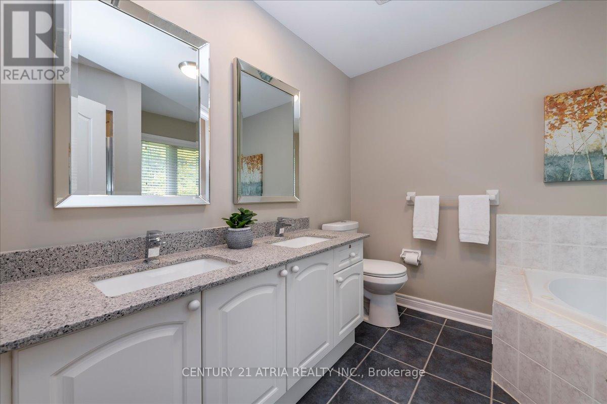 140 Stave Crescent, Richmond Hill, Ontario  L4C 0S9 - Photo 21 - N12452736