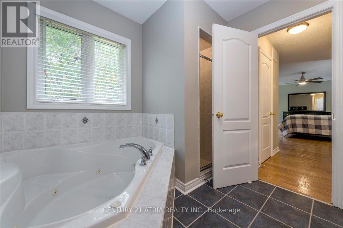 140 Stave Crescent, Richmond Hill, Ontario  L4C 0S9 - Photo 22 - N12452736