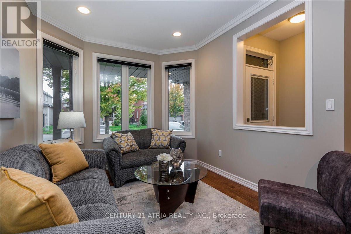 140 Stave Crescent, Richmond Hill, Ontario  L4C 0S9 - Photo 7 - N12452736