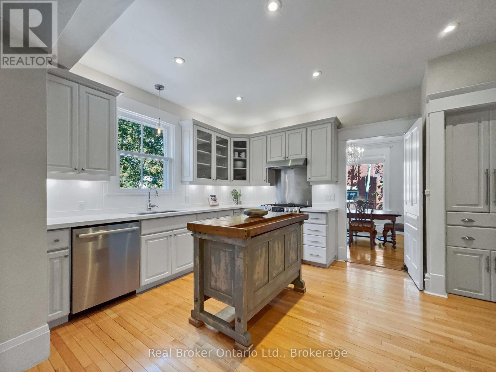 65 Forbes Avenue, Guelph, Ontario  N1G 1G5 - Photo 13 - X12452771