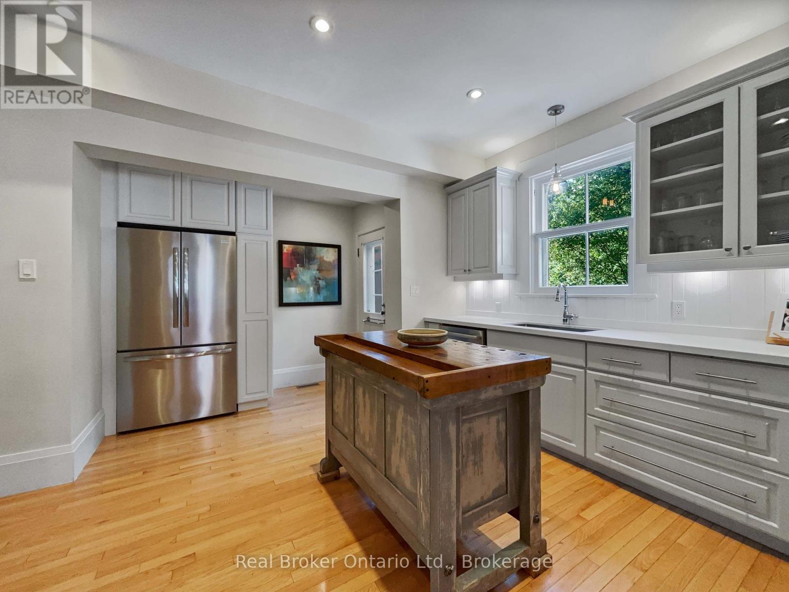 65 Forbes Avenue, Guelph, Ontario  N1G 1G5 - Photo 16 - X12452771