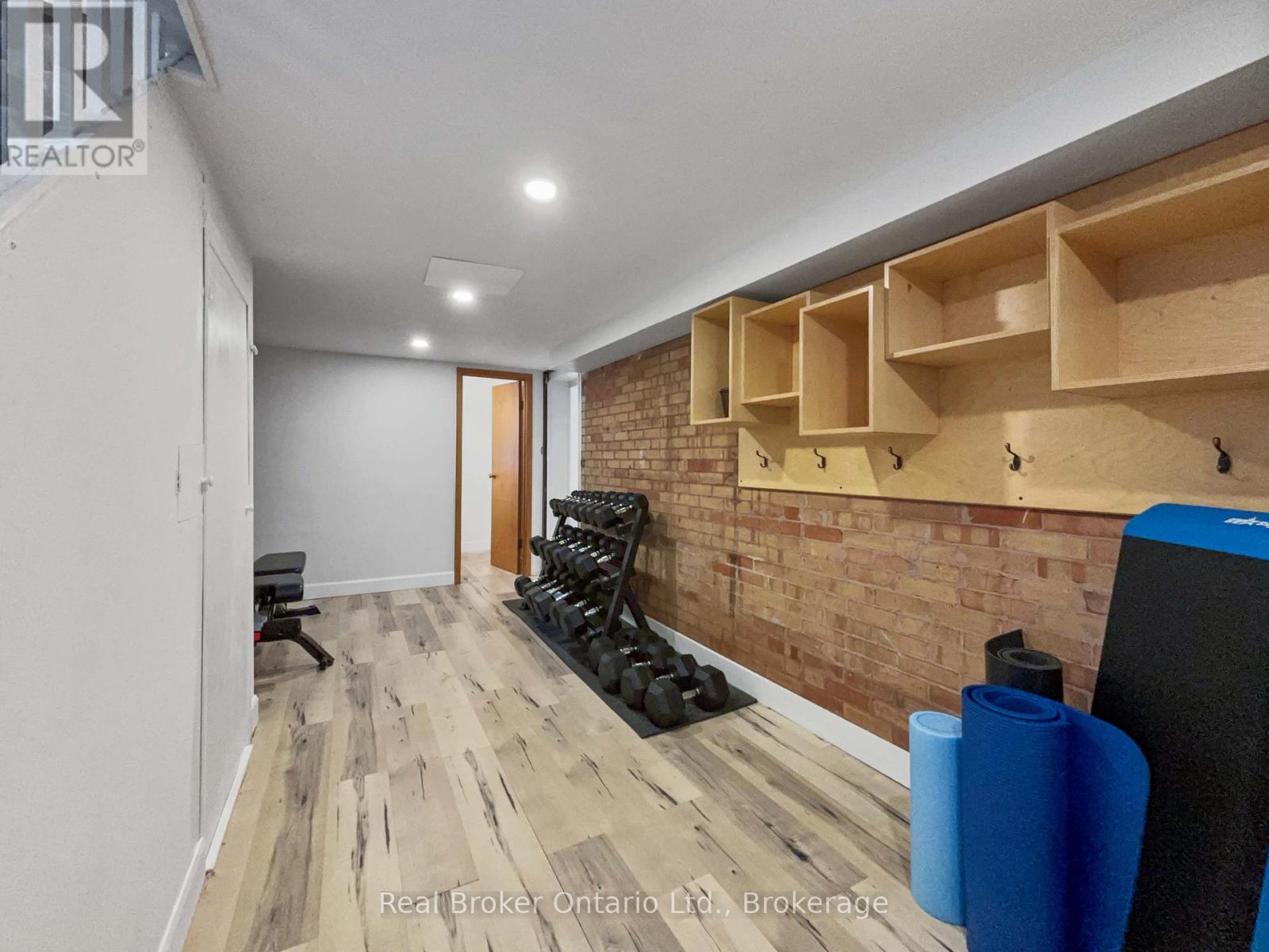 65 Forbes Avenue, Guelph, Ontario  N1G 1G5 - Photo 17 - X12452771
