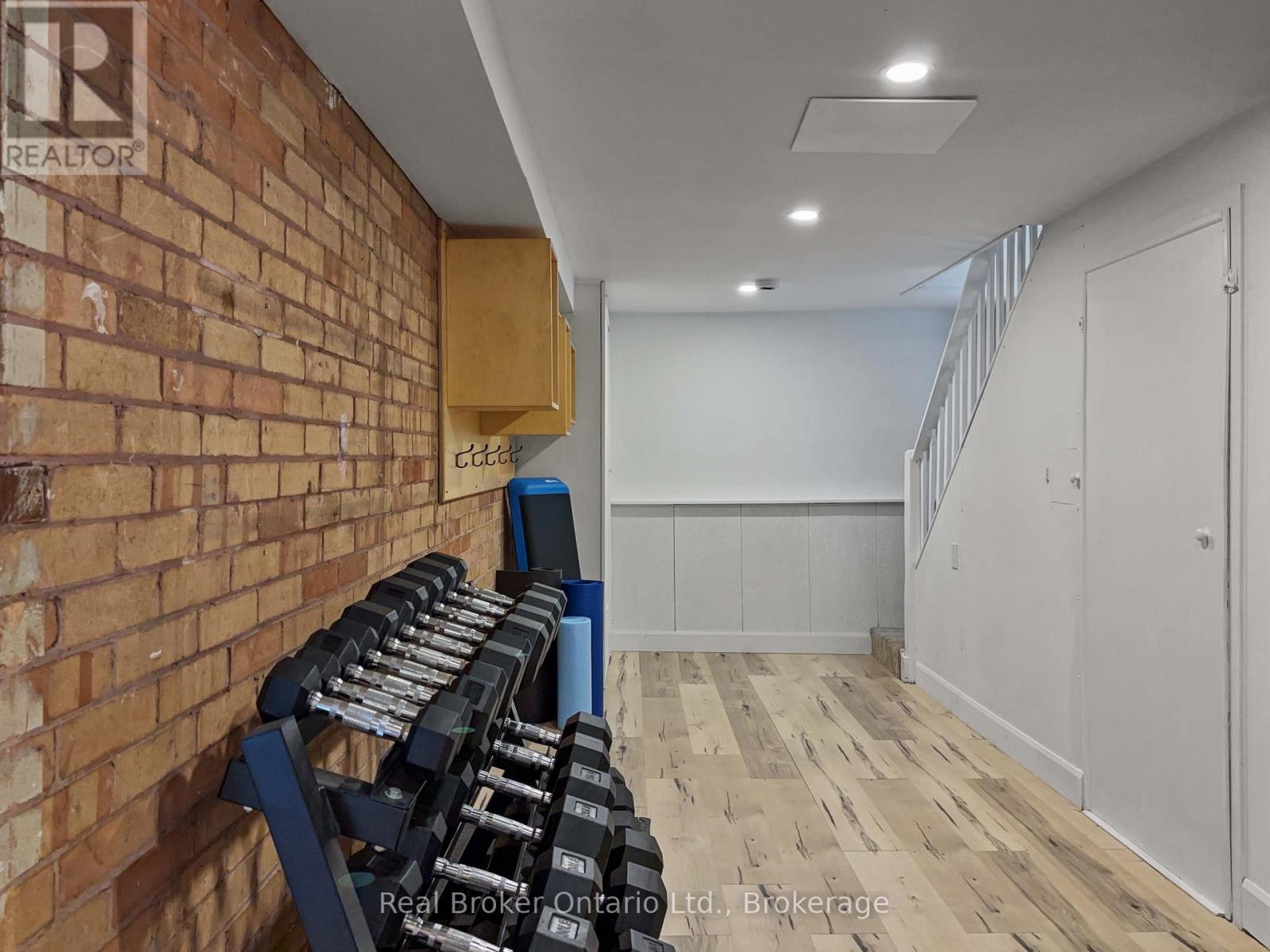 65 Forbes Avenue, Guelph, Ontario  N1G 1G5 - Photo 22 - X12452771