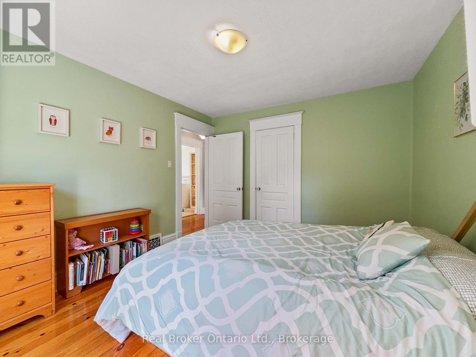 65 Forbes Avenue, Guelph, Ontario  N1G 1G5 - Photo 24 - X12452771