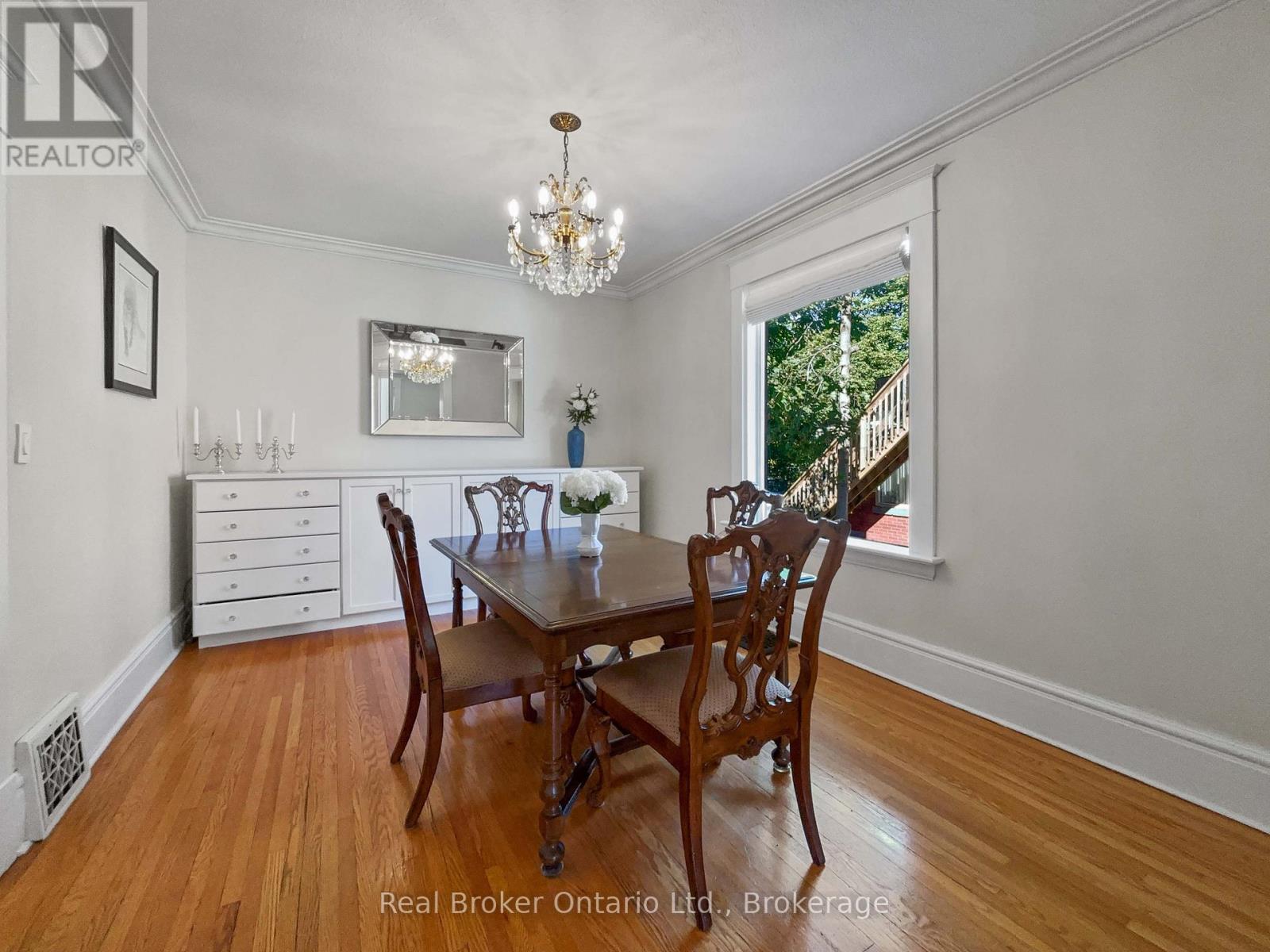 65 Forbes Avenue, Guelph, Ontario  N1G 1G5 - Photo 8 - X12452771