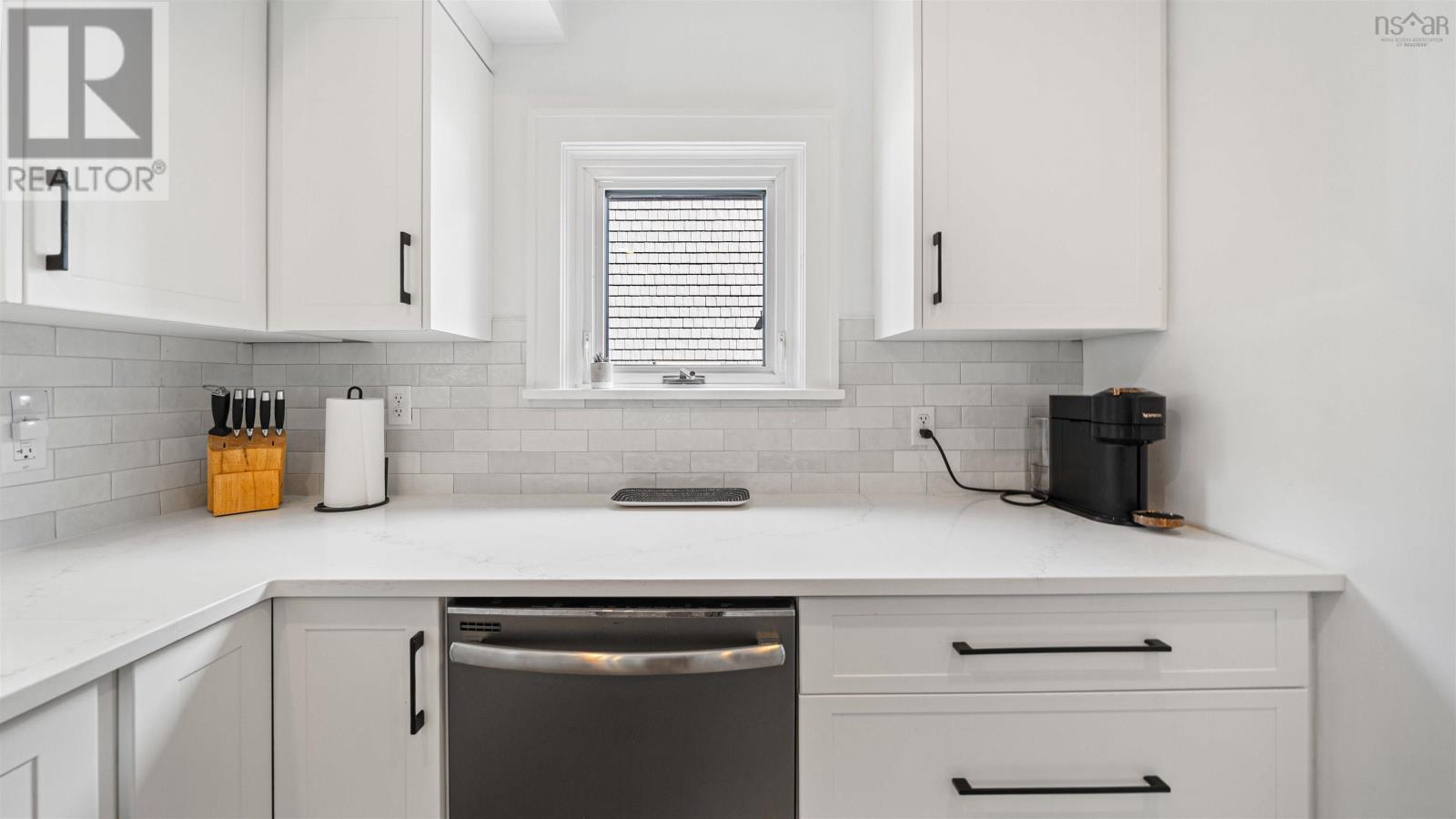 5879 Cabot Street, Halifax, Nova Scotia  B3K 2K2 - Photo 9 - 202525462
