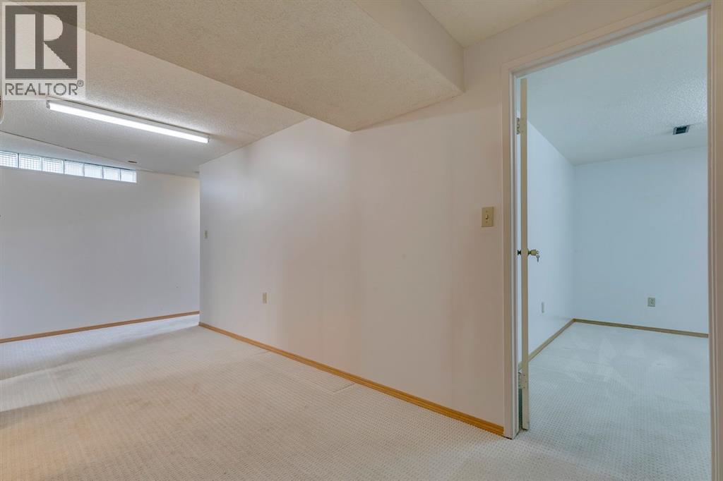 5751 Dalmead Crescent Nw, Calgary, Alberta  T3A 1E8 - Photo 34 - A2251423