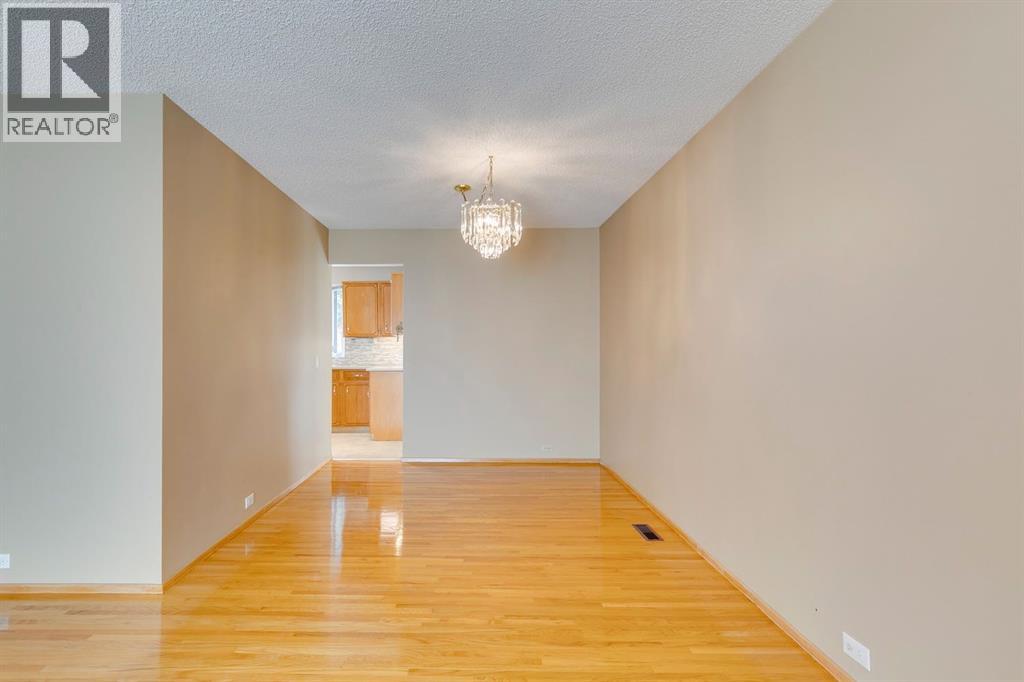 5751 Dalmead Crescent Nw, Calgary, Alberta  T3A 1E8 - Photo 9 - A2251423