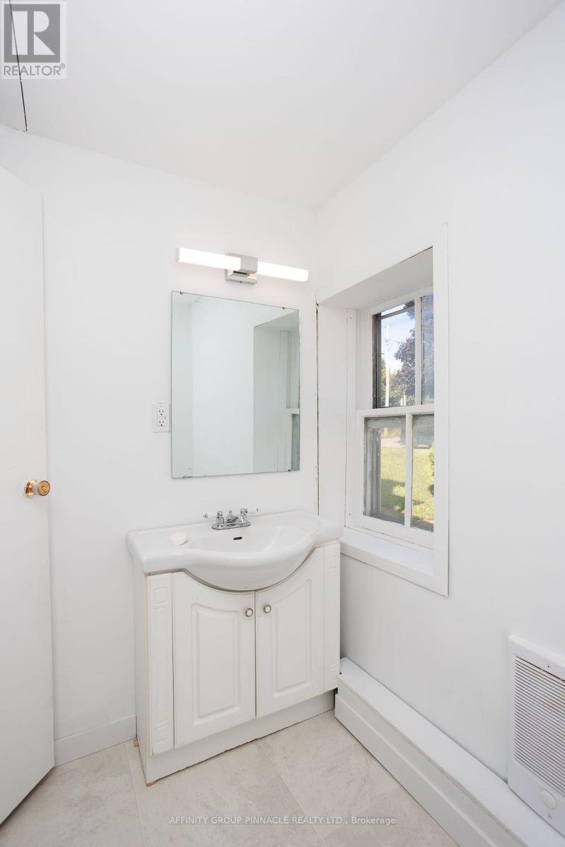 6 Duke Street, Kawartha Lakes, Ontario  K9V 2K4 - Photo 21 - X12452788