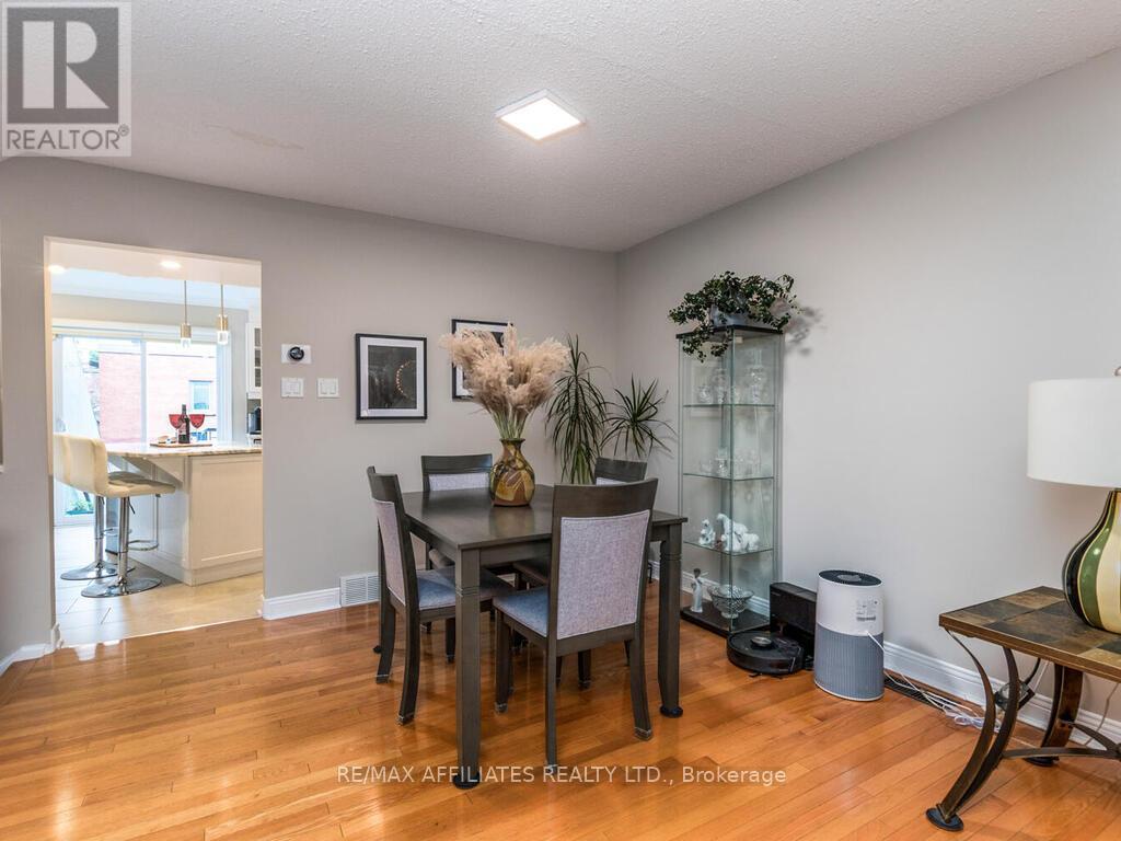 203 Booth Street, Ottawa, Ontario  K1R 7V4 - Photo 11 - X12452787