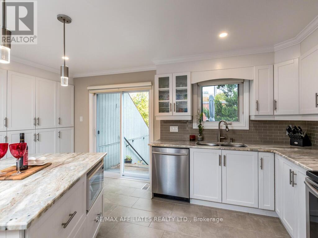 203 Booth Street, Ottawa, Ontario  K1R 7V4 - Photo 18 - X12452787