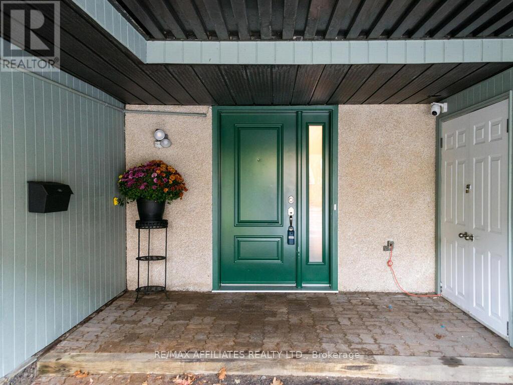203 Booth Street, Ottawa, Ontario  K1R 7V4 - Photo 3 - X12452787