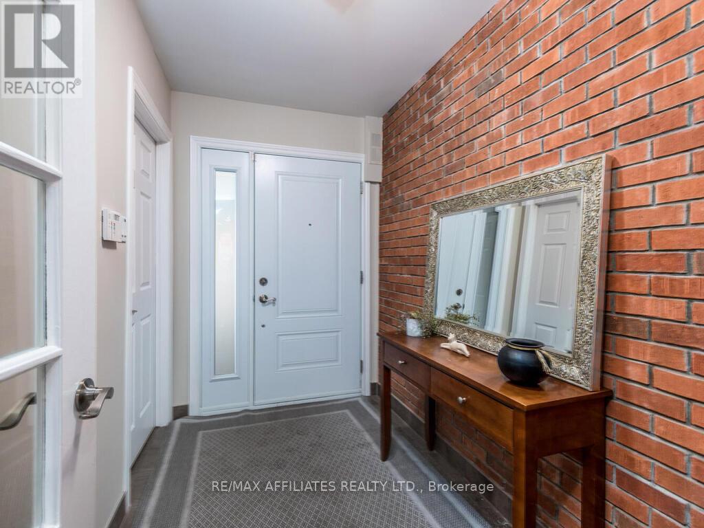 203 Booth Street, Ottawa, Ontario  K1R 7V4 - Photo 4 - X12452787