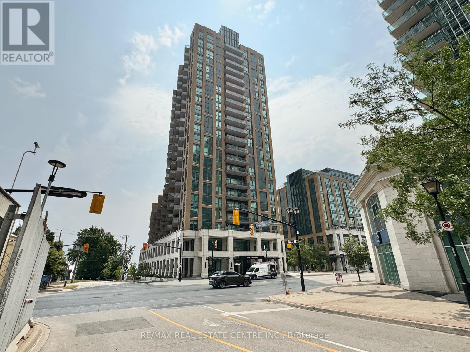 405 - 2060 Lakeshore Road, Burlington (Brant), Ontario  L7R 0G2 - Photo 2 - W12452642