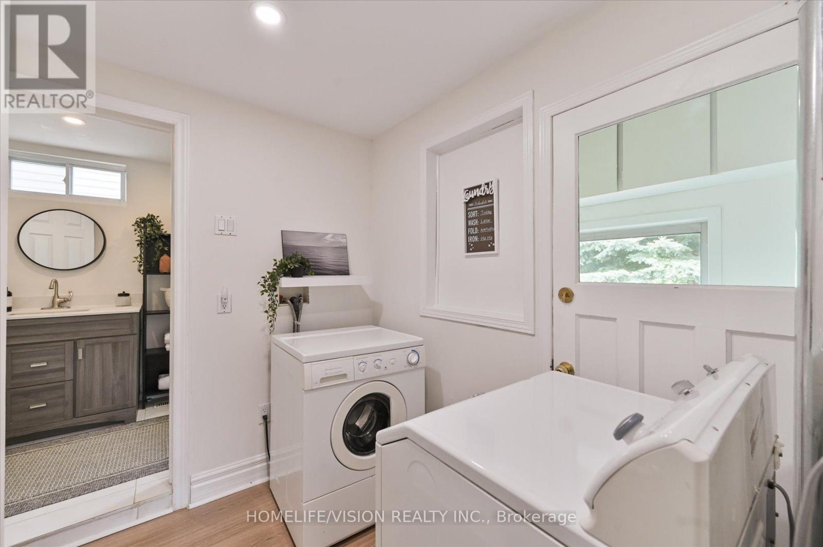 406 Nairn Avenue, Toronto, Ontario  M6E 4J3 - Photo 19 - W12452666