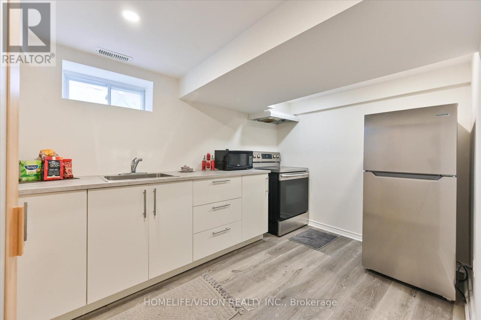 406 Nairn Avenue, Toronto, Ontario  M6E 4J3 - Photo 26 - W12452666