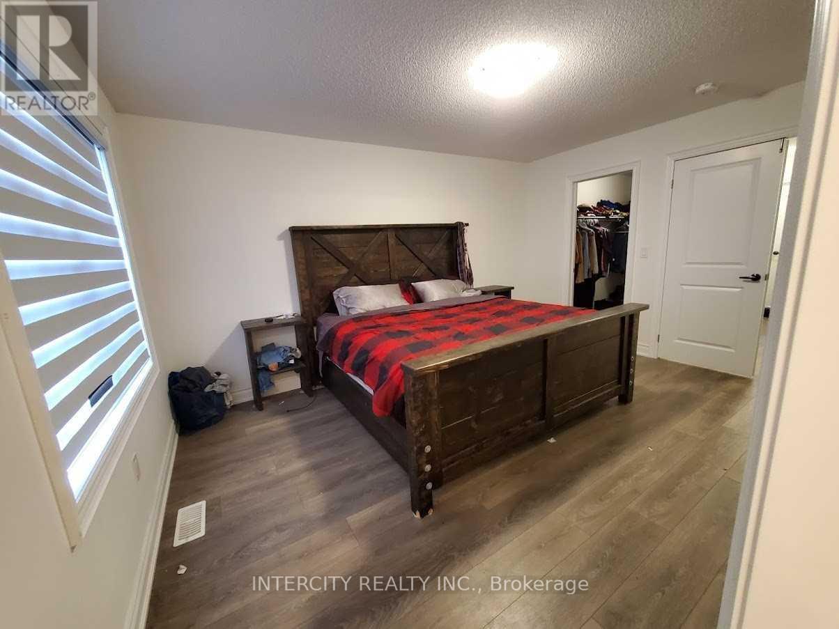 35 Faye Street, Brampton, Ontario  L6P 4M9 - Photo 6 - W12452694