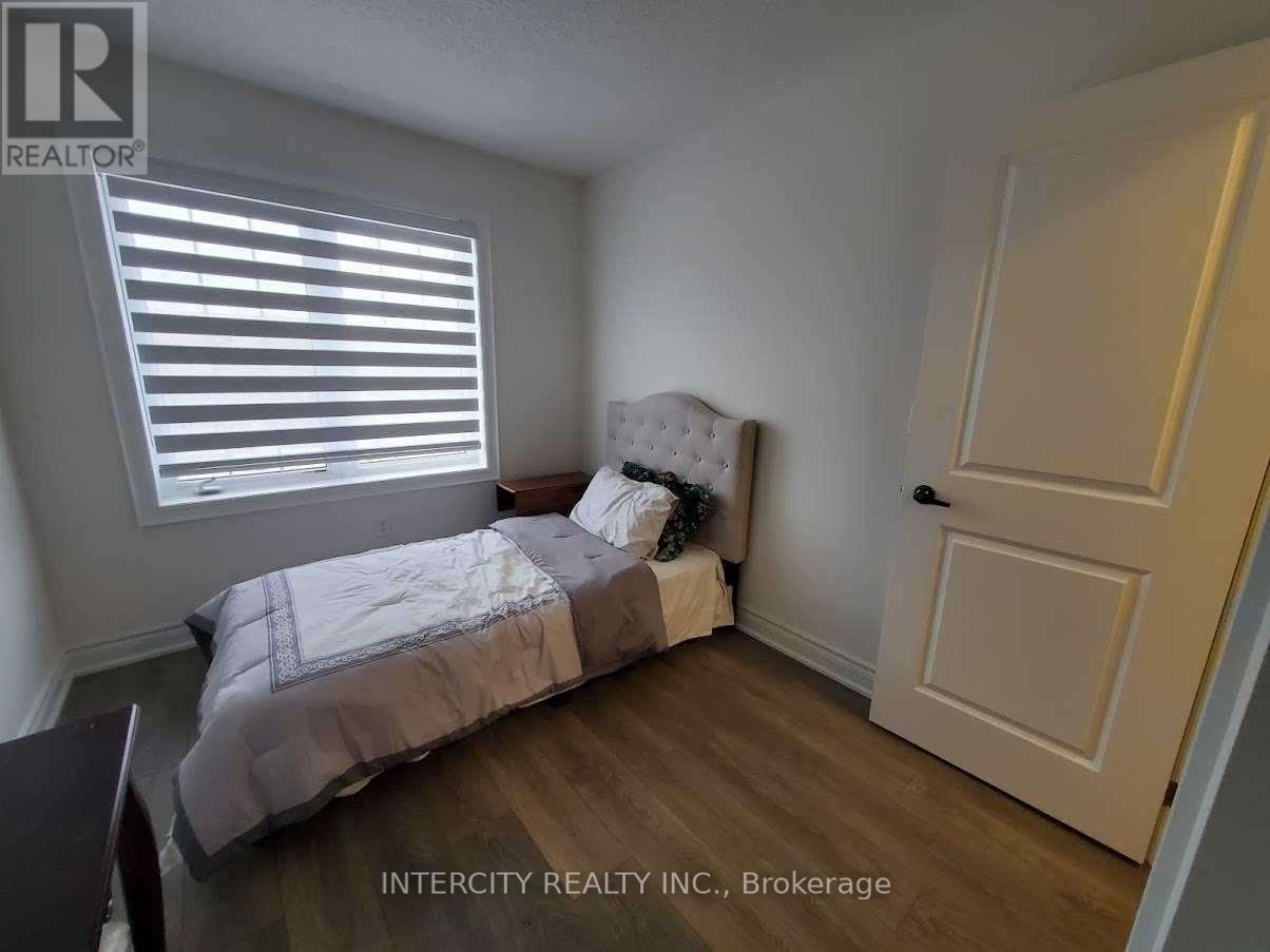 35 Faye Street, Brampton, Ontario  L6P 4M9 - Photo 8 - W12452694