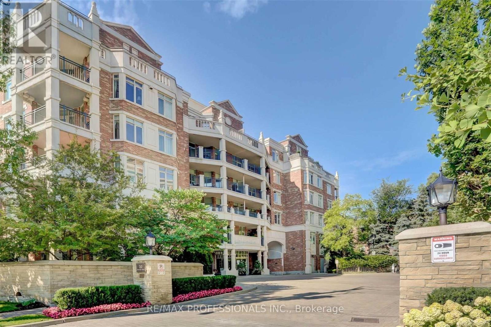 305 - 10 Old Mill Trail, Toronto, Ontario  M8X 2Y9 - Photo 2 - W12452703