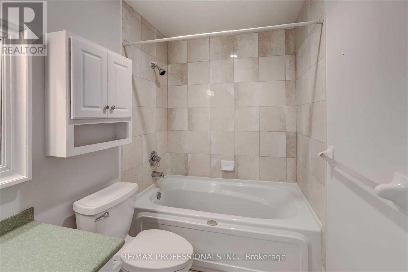 305 - 10 Old Mill Trail, Toronto, Ontario  M8X 2Y9 - Photo 26 - W12452703