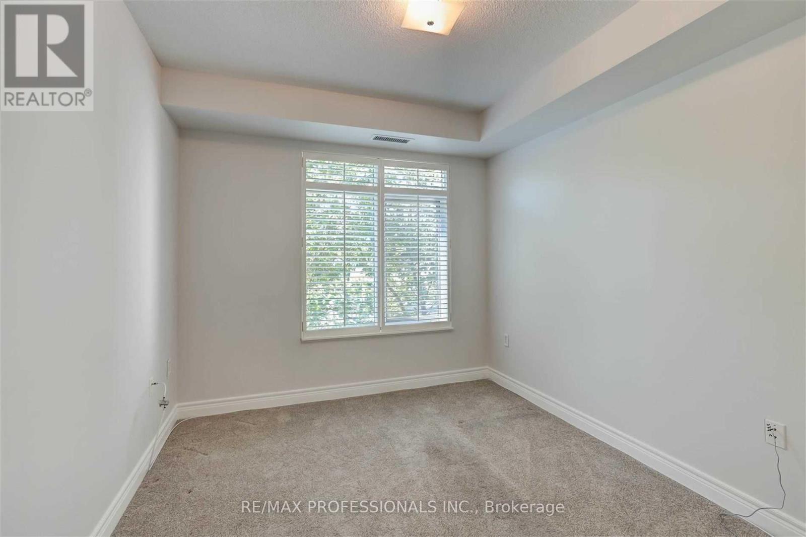 305 - 10 Old Mill Trail, Toronto, Ontario  M8X 2Y9 - Photo 27 - W12452703