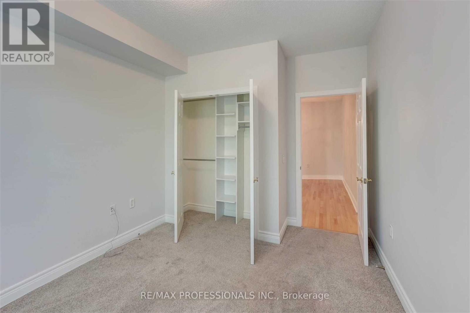 305 - 10 Old Mill Trail, Toronto, Ontario  M8X 2Y9 - Photo 28 - W12452703