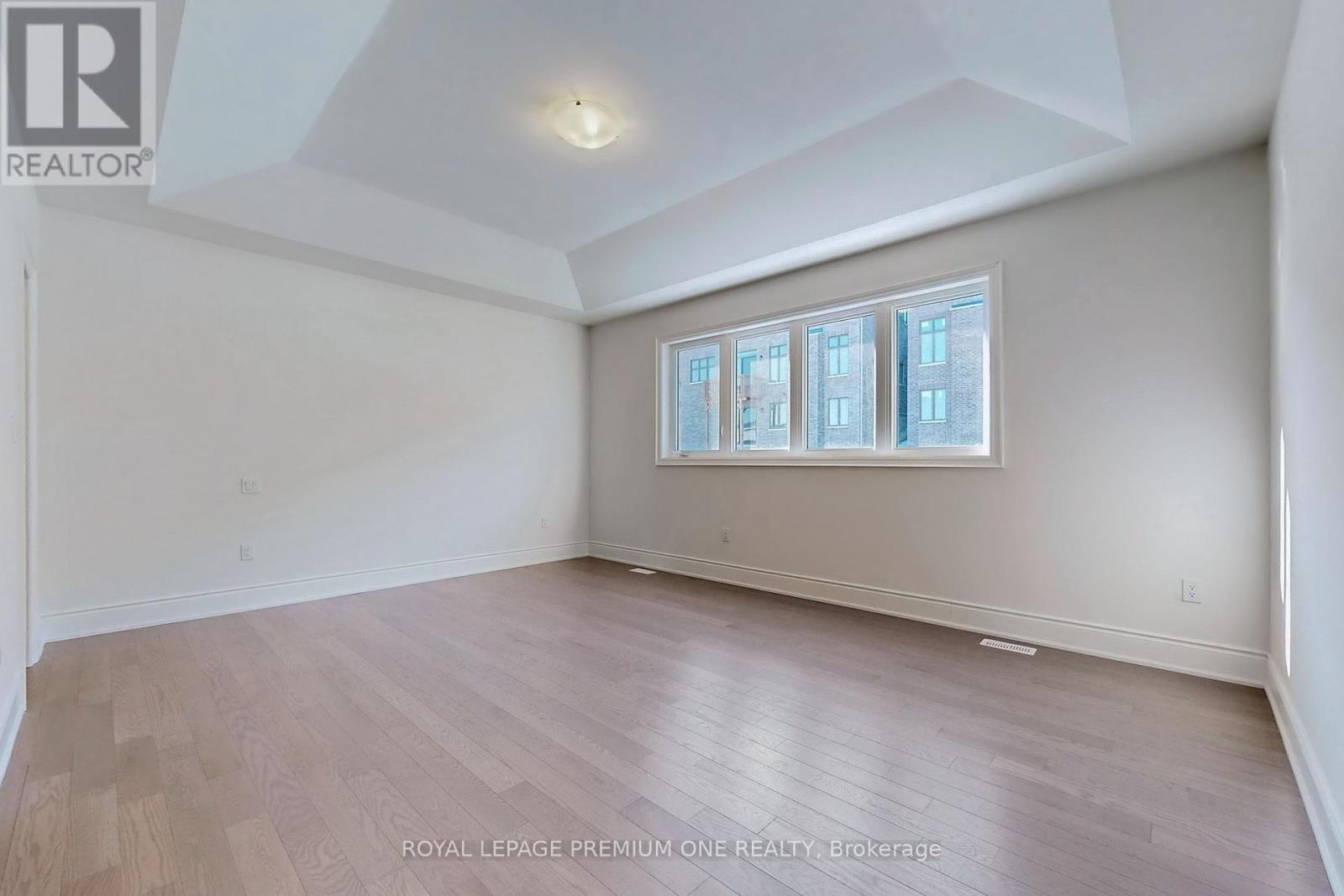 44 James Walker Avenue, Caledon (Caledon East), Ontario  L7C 1R5 - Photo 12 - W12452715