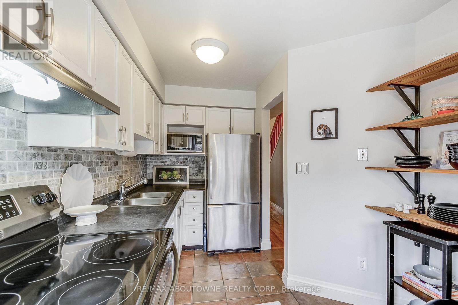 418 - 895 Maple Avenue, Burlington (Brant), Ontario  L7S 2H7 - Photo 10 - W12452721