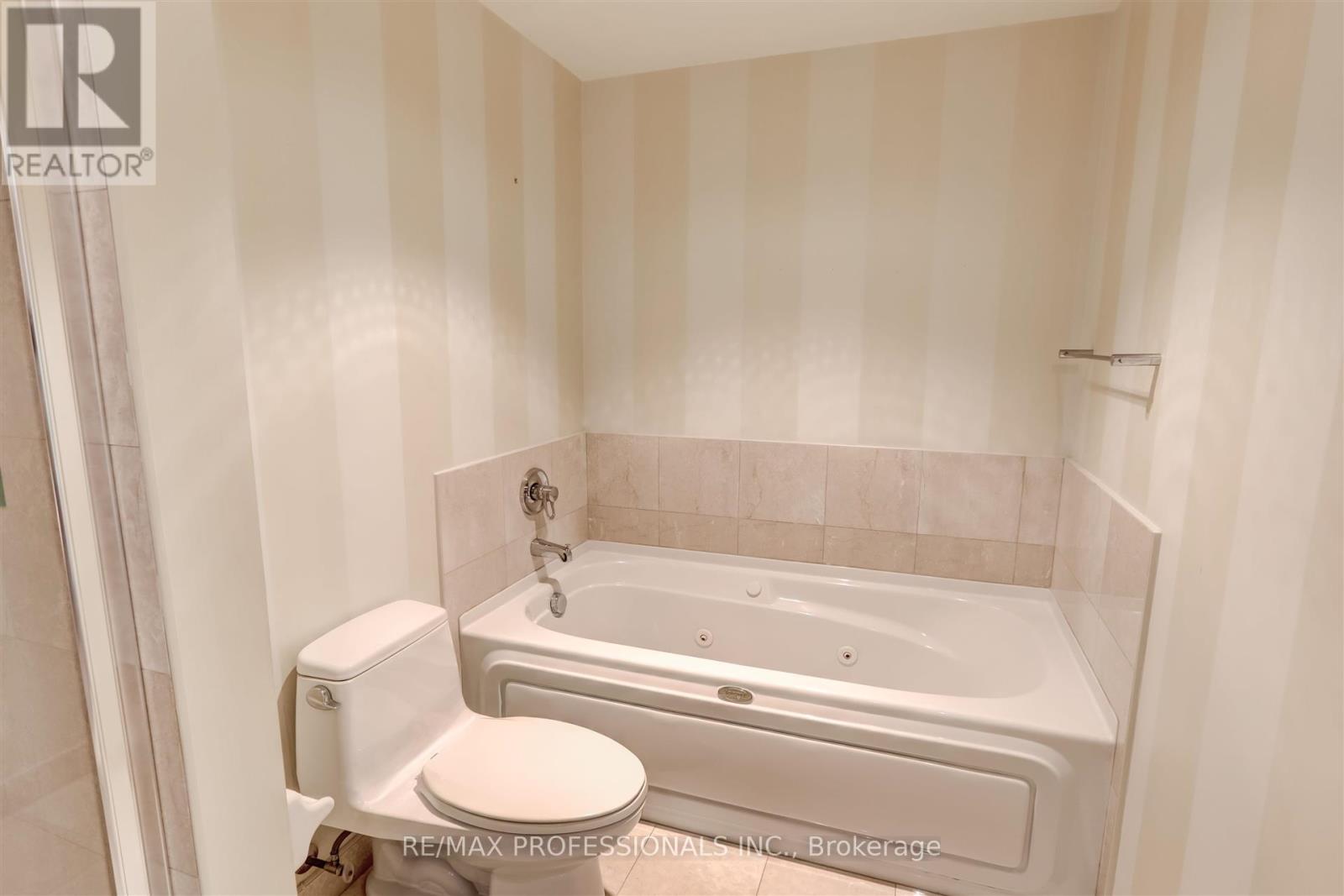 503 - 12 Old Mill Trail, Toronto, Ontario  M8X 2Z4 - Photo 14 - W12452729