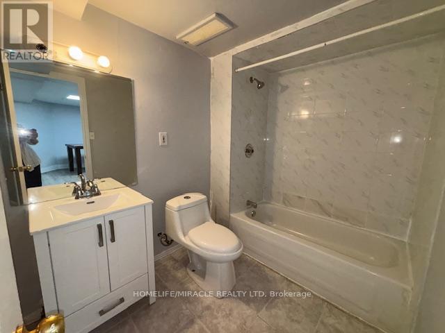 62 Cannon Crescent, Brampton, Ontario  L6Y 4L7 - Photo 7 - W12452731