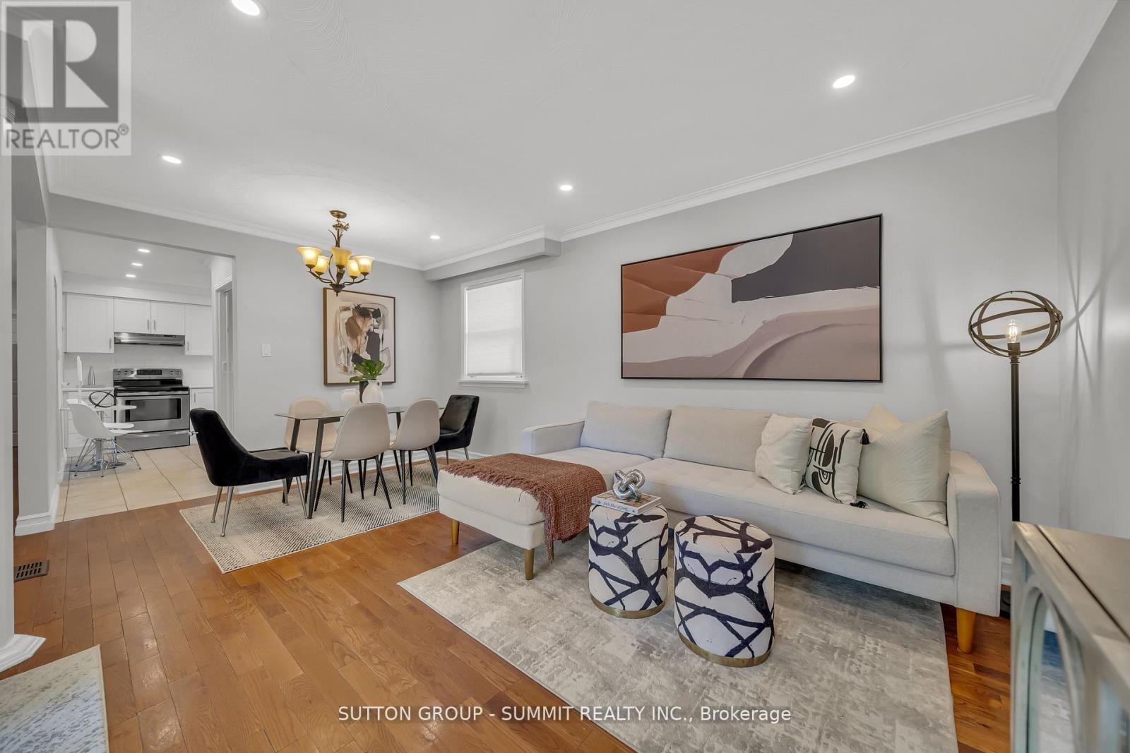 465 Seaton Drive, Oakville, Ontario  L5L 3Y3 - Photo 12 - W12452739