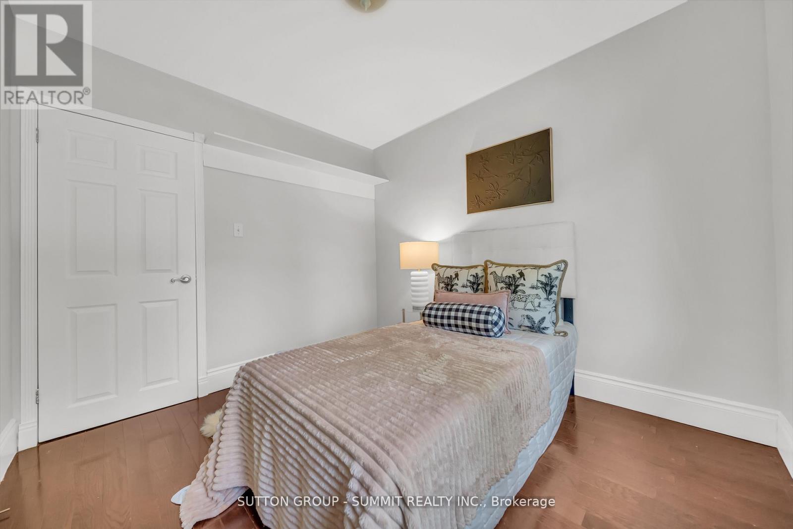 465 Seaton Drive, Oakville, Ontario  L5L 3Y3 - Photo 23 - W12452739