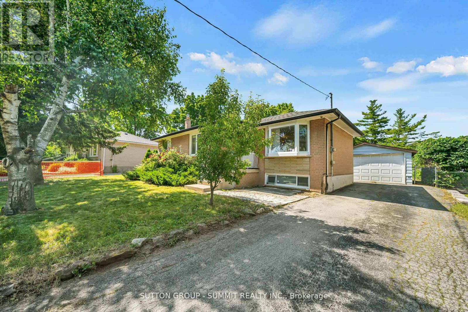465 Seaton Drive, Oakville, Ontario  L5L 3Y3 - Photo 4 - W12452739