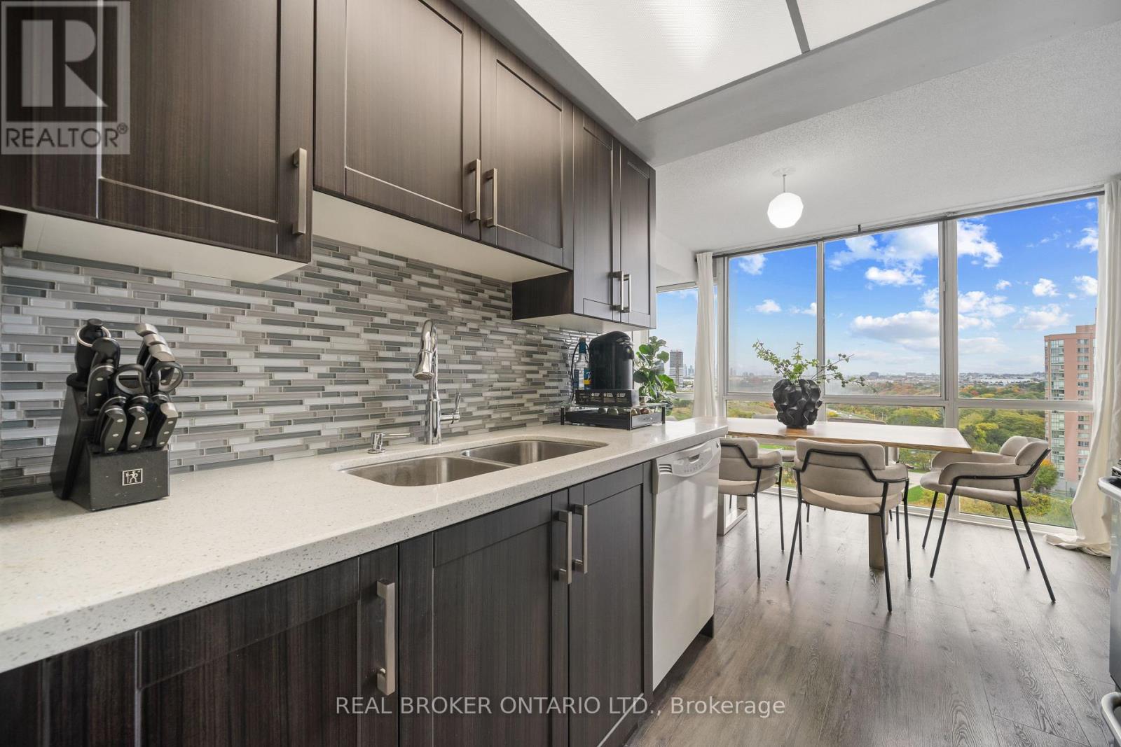 1402 - 10 Markbrook Lane, Toronto, Ontario  M9V 5E3 - Photo 10 - W12452740