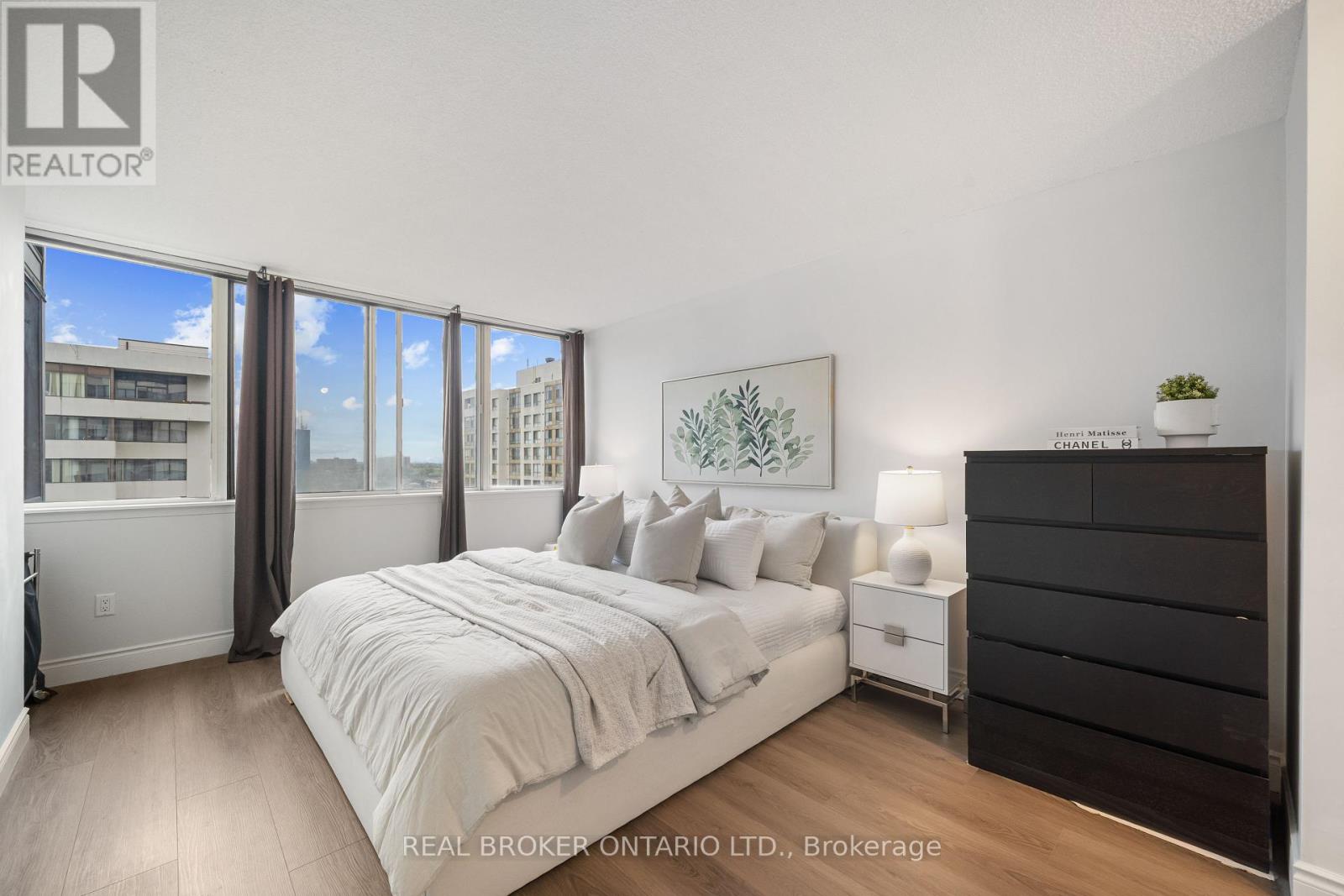1402 - 10 Markbrook Lane, Toronto, Ontario  M9V 5E3 - Photo 13 - W12452740