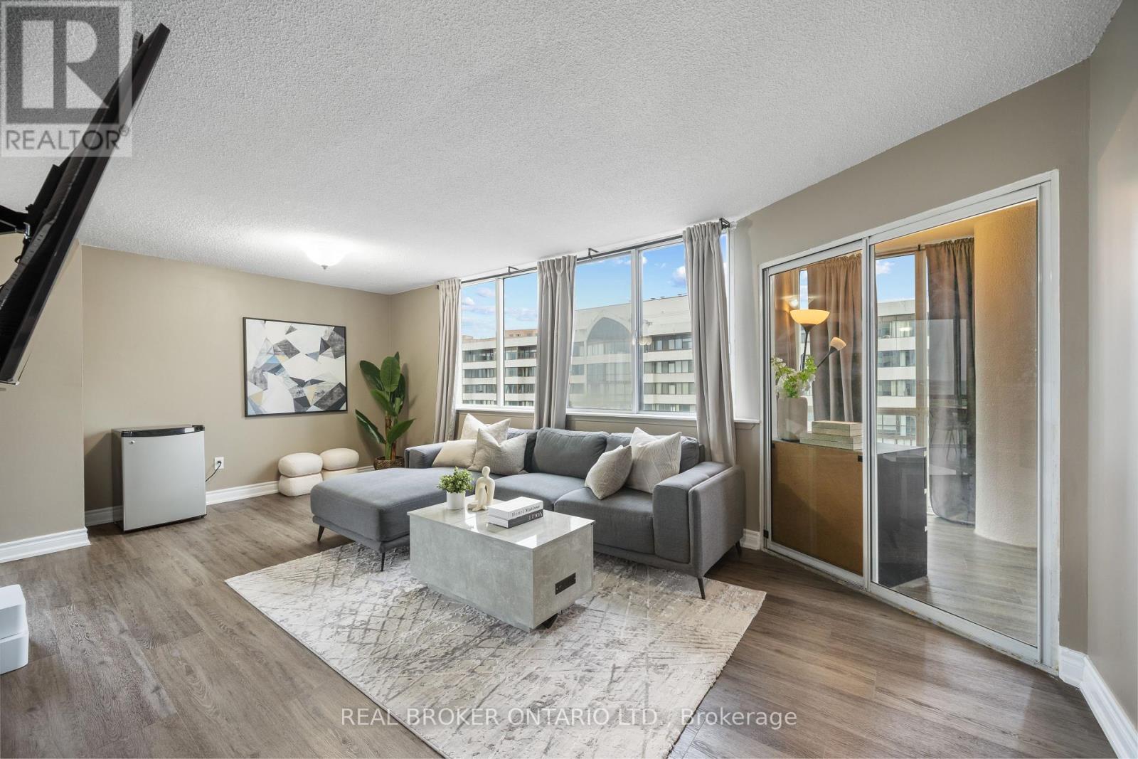1402 - 10 Markbrook Lane, Toronto, Ontario  M9V 5E3 - Photo 5 - W12452740