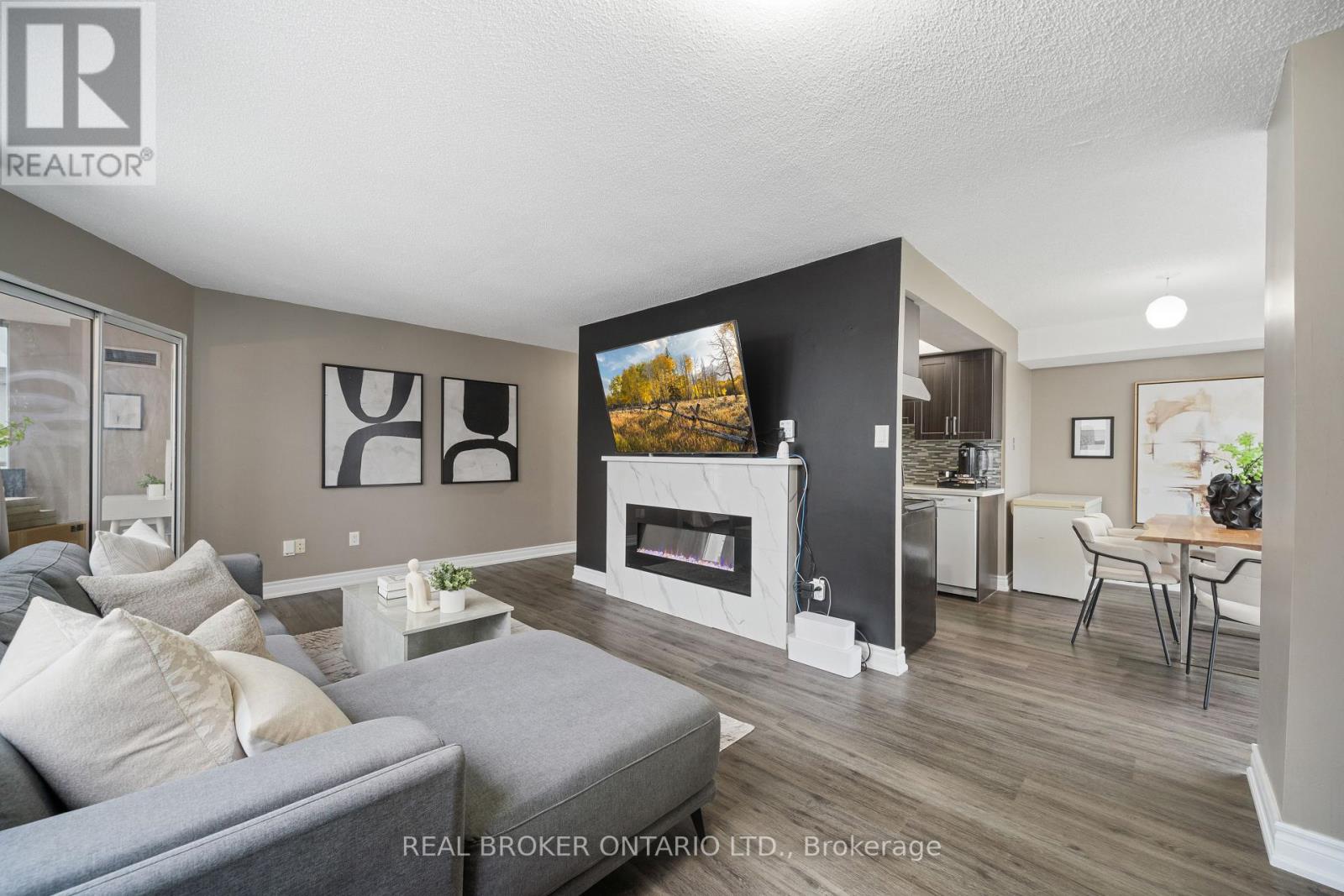 1402 - 10 Markbrook Lane, Toronto, Ontario  M9V 5E3 - Photo 7 - W12452740