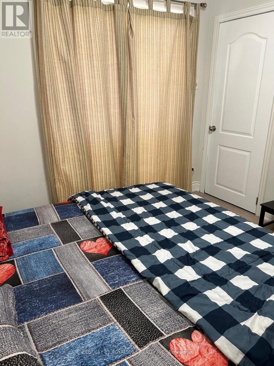 121 Denison Avenue, Brampton, Ontario  L6X 1E9 - Photo 18 - W12452745