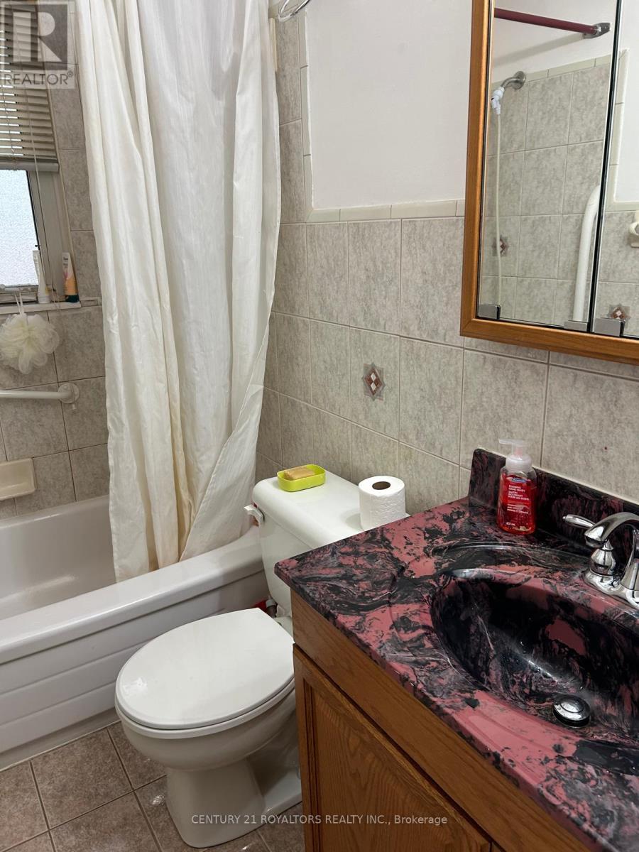 121 Denison Avenue, Brampton, Ontario  L6X 1E9 - Photo 20 - W12452745